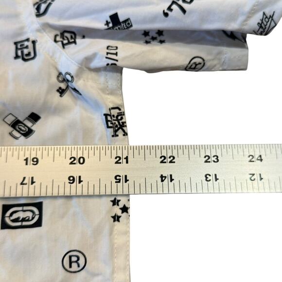 Ecko Men’s Medium White and Black Short Sleeve Button Up Shirt - Picture 3 of 8
